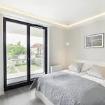 Luxury Apartments - Okrzei Residence By Grand Apartments